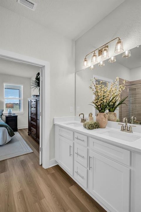 For Sale: $379,900 (4 beds, 2 baths, 2038 Square Feet)