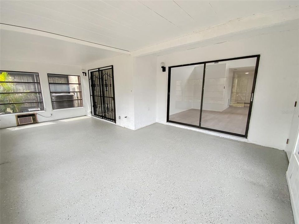 Active With Contract: $1,650 (2 beds, 2 baths, 1128 Square Feet)