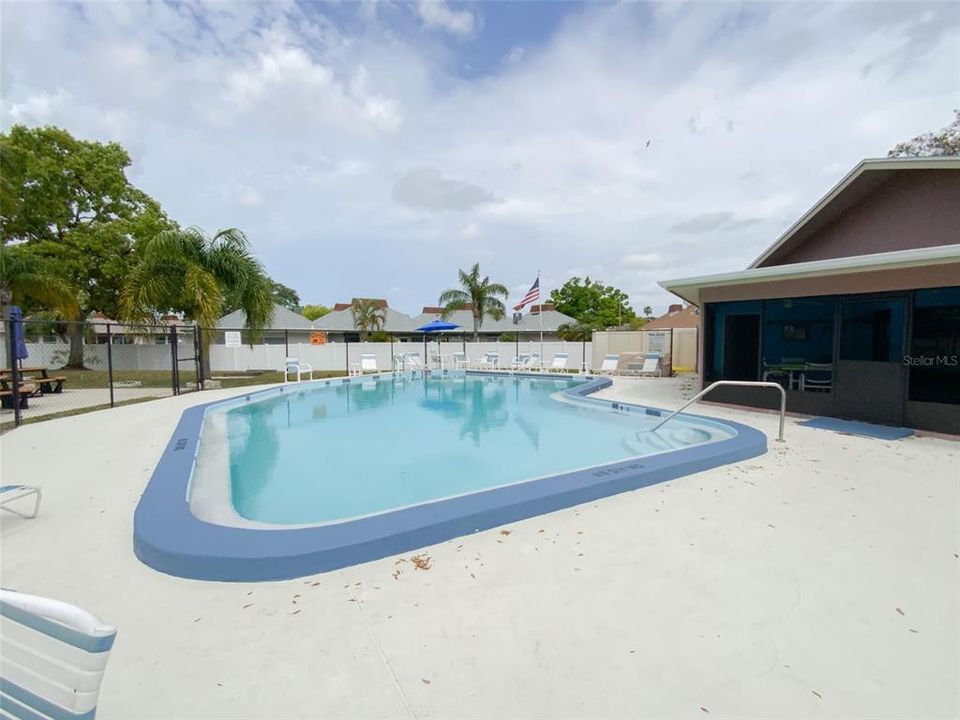 Active With Contract: $1,650 (2 beds, 2 baths, 1128 Square Feet)