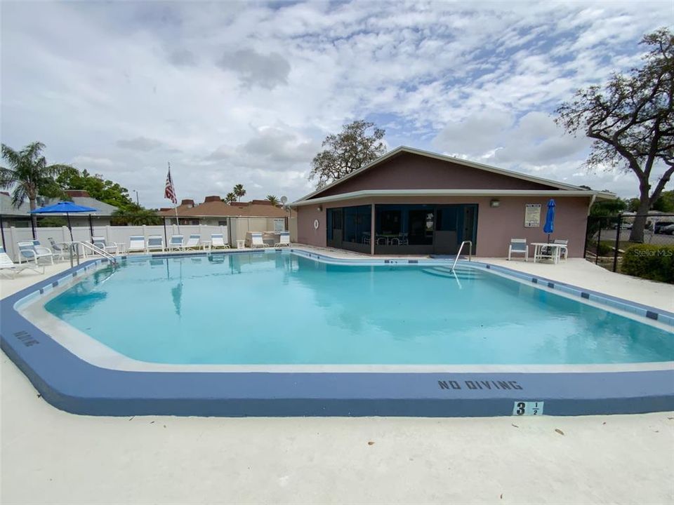 Active With Contract: $1,650 (2 beds, 2 baths, 1128 Square Feet)