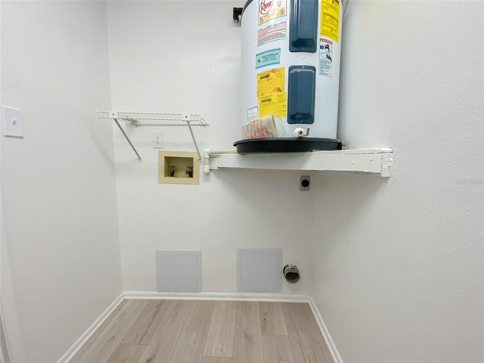 Active With Contract: $1,650 (2 beds, 2 baths, 1128 Square Feet)
