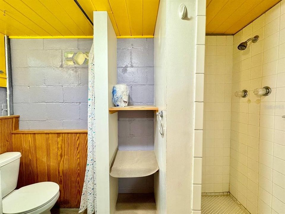 For Rent: $900 (0 beds, 1 baths, 360 Square Feet)