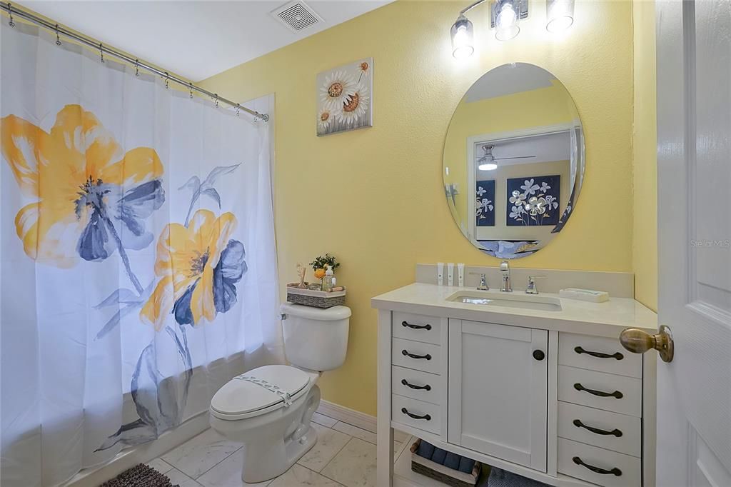 For Rent: $2,300 (3 beds, 2 baths, 1291 Square Feet)