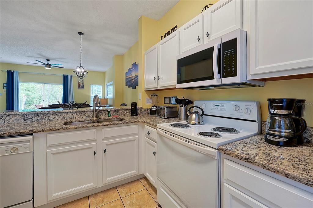 For Rent: $2,300 (3 beds, 2 baths, 1291 Square Feet)