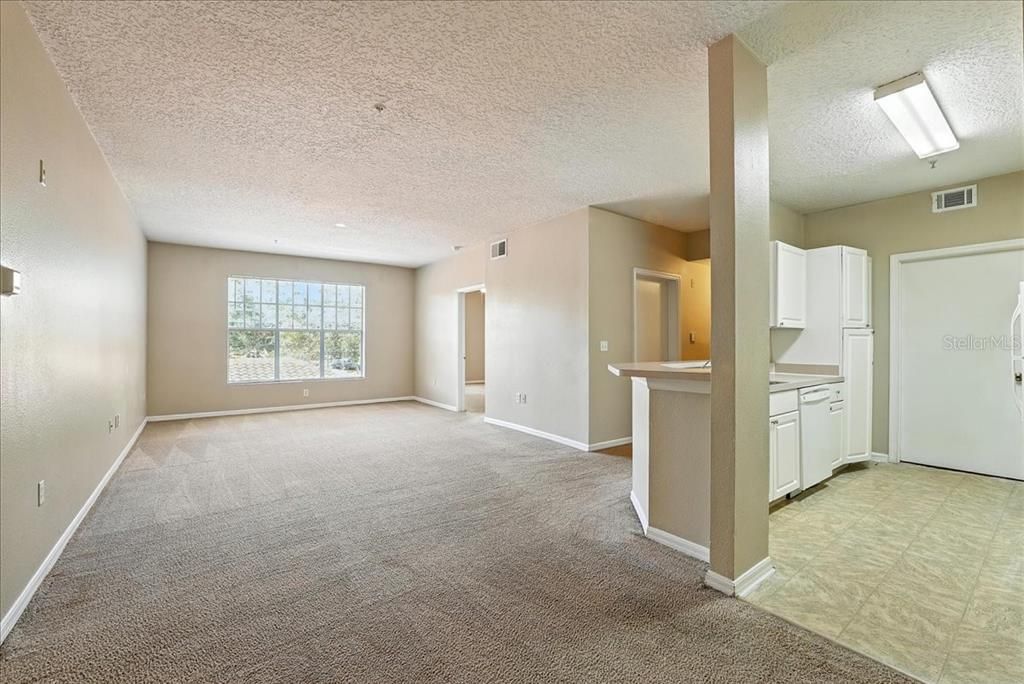 Active With Contract: $1,675 (3 beds, 2 baths, 1362 Square Feet)