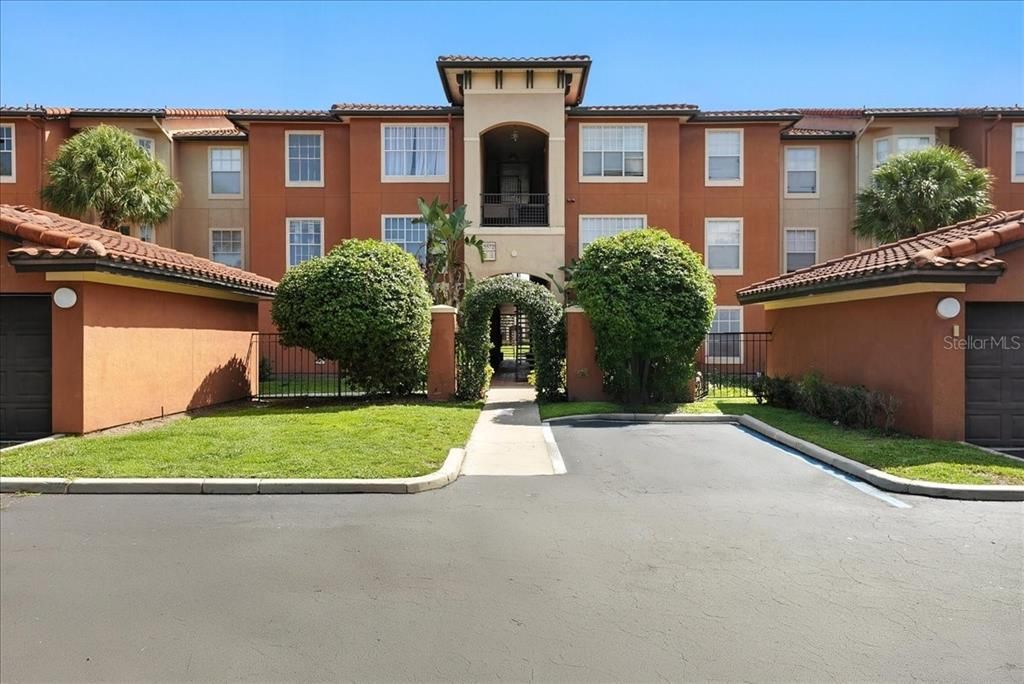 Active With Contract: $1,675 (3 beds, 2 baths, 1362 Square Feet)