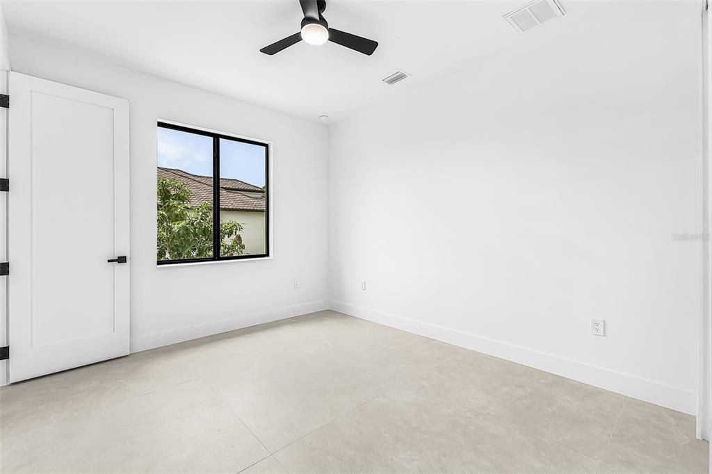 For Sale: $999,900 (4 beds, 3 baths, 2100 Square Feet)