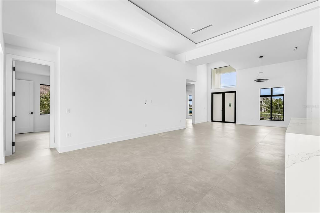 For Sale: $999,900 (4 beds, 3 baths, 2100 Square Feet)