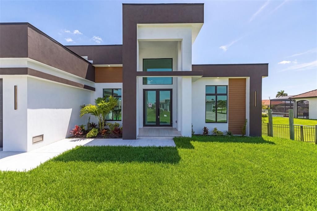 For Sale: $999,900 (4 beds, 3 baths, 2100 Square Feet)