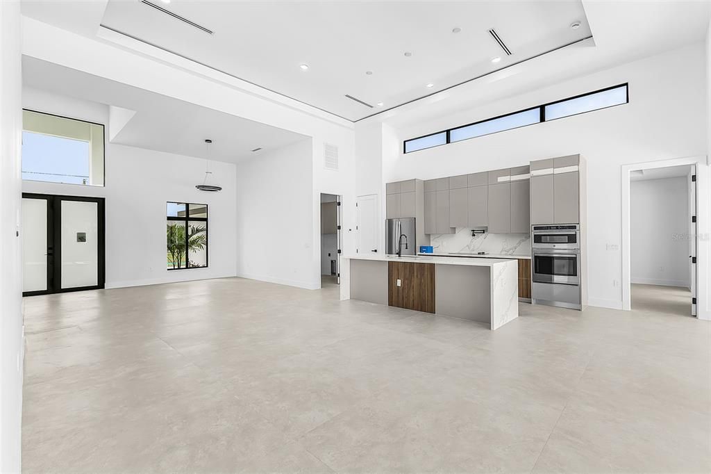 For Sale: $999,900 (4 beds, 3 baths, 2100 Square Feet)
