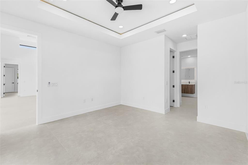 For Sale: $999,900 (4 beds, 3 baths, 2100 Square Feet)