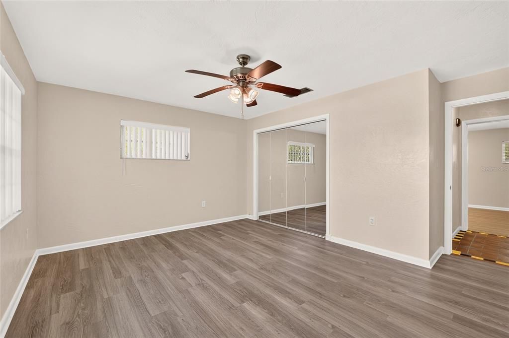 For Sale: $305,000 (2 beds, 2 baths, 1350 Square Feet)