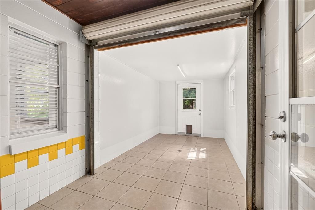 For Sale: $305,000 (2 beds, 2 baths, 1350 Square Feet)