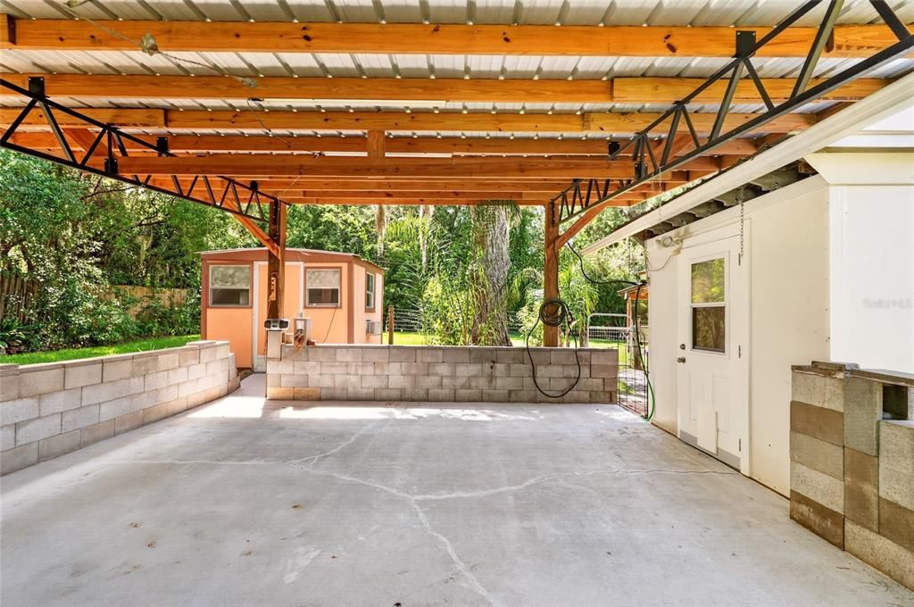 For Sale: $305,000 (2 beds, 2 baths, 1350 Square Feet)