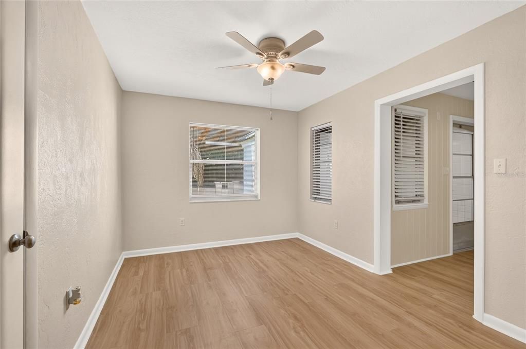 For Sale: $305,000 (2 beds, 2 baths, 1350 Square Feet)
