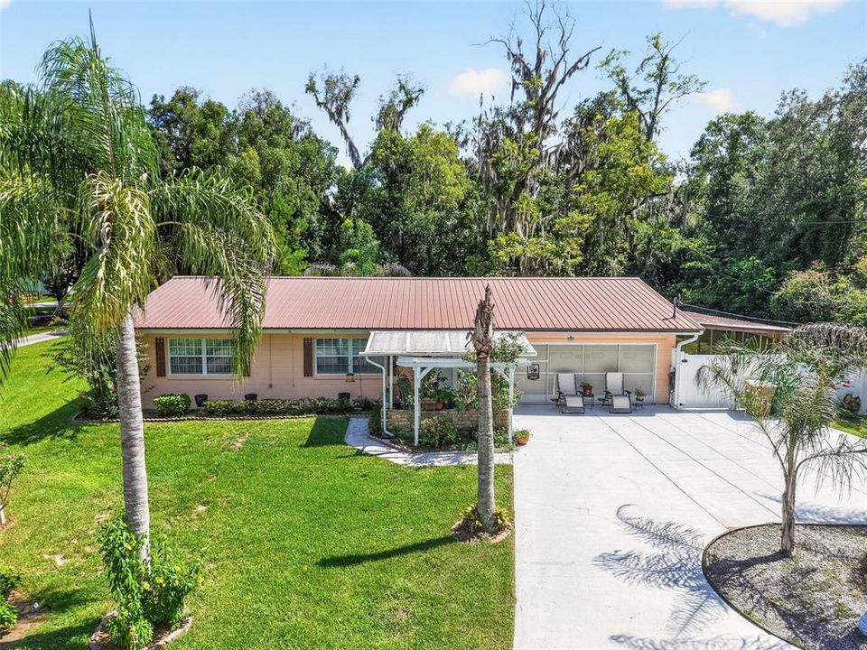 For Sale: $305,000 (2 beds, 2 baths, 1350 Square Feet)