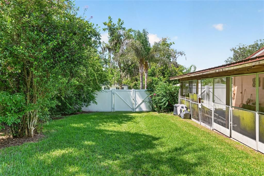 For Sale: $305,000 (2 beds, 2 baths, 1350 Square Feet)