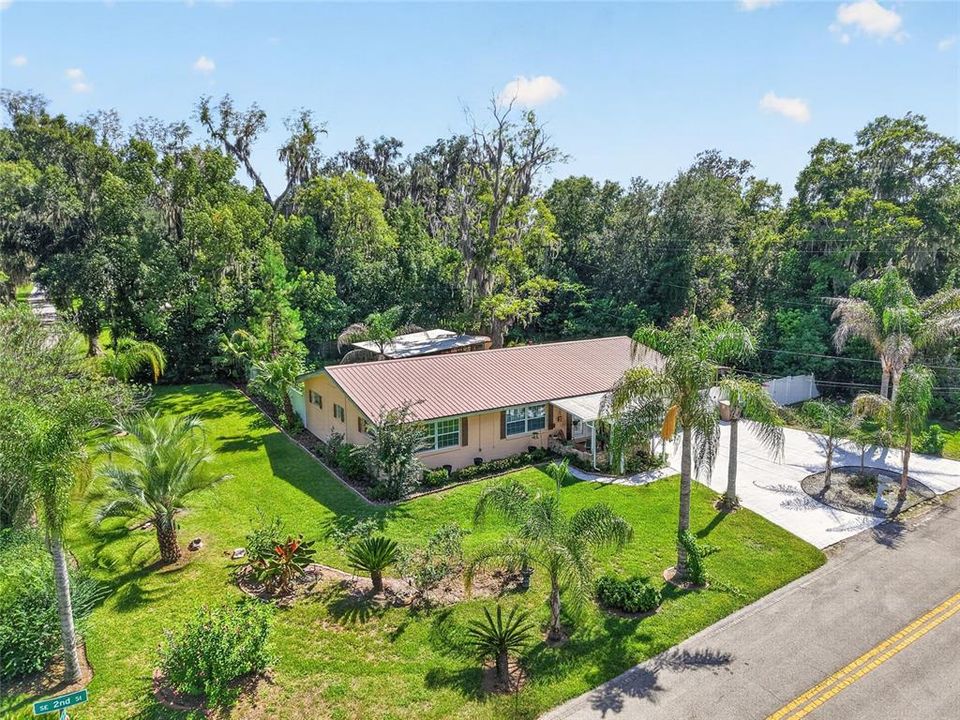 For Sale: $305,000 (2 beds, 2 baths, 1350 Square Feet)