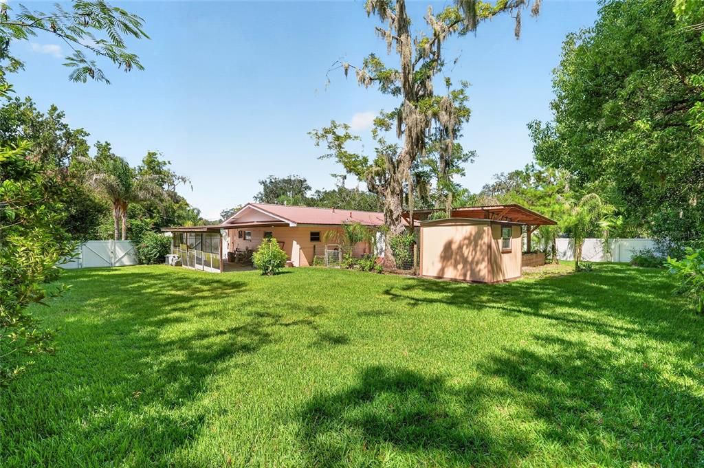 For Sale: $305,000 (2 beds, 2 baths, 1350 Square Feet)
