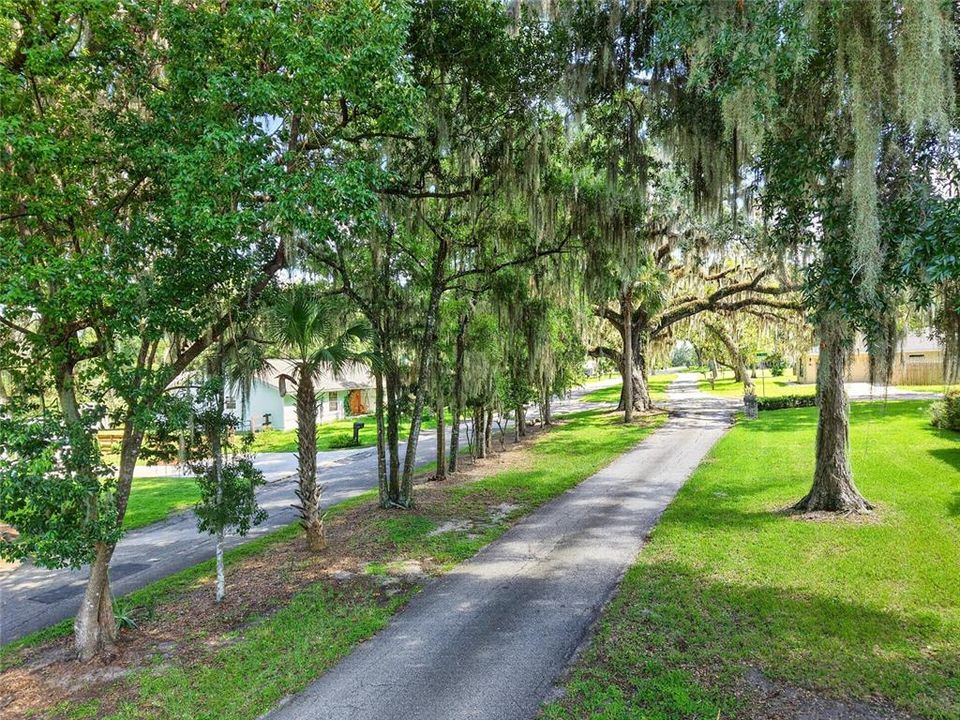 For Sale: $305,000 (2 beds, 2 baths, 1350 Square Feet)