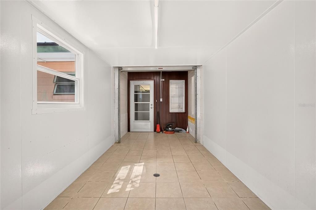For Sale: $305,000 (2 beds, 2 baths, 1350 Square Feet)