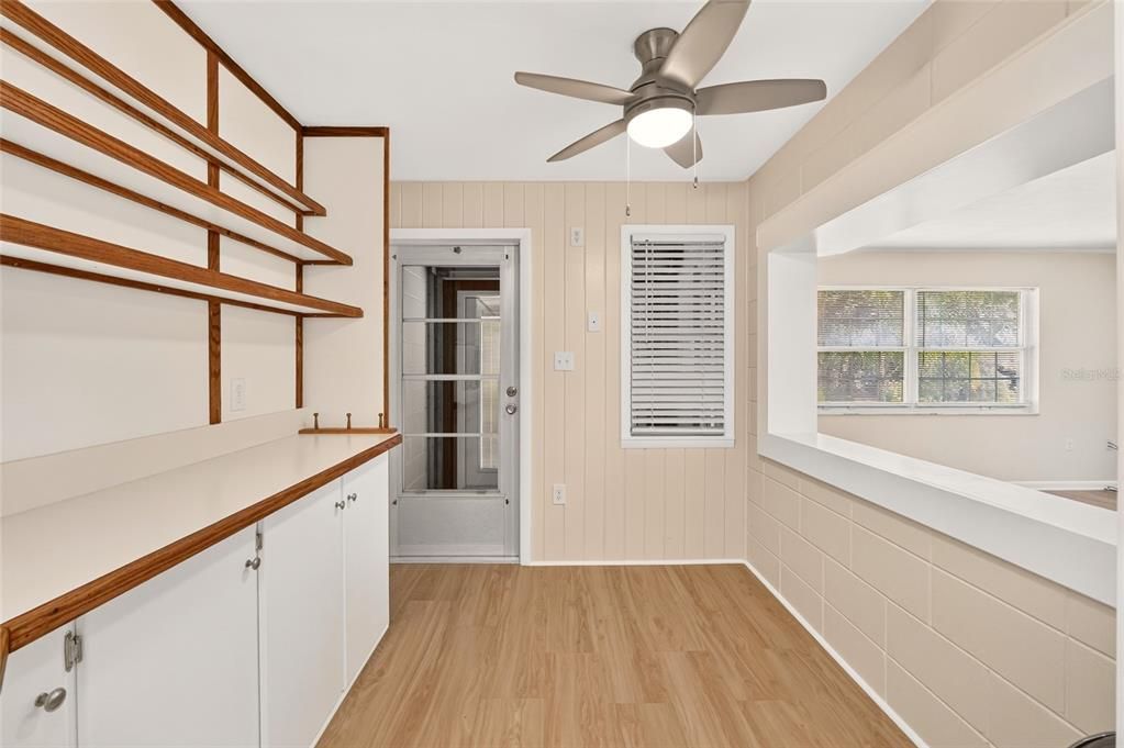 For Sale: $305,000 (2 beds, 2 baths, 1350 Square Feet)