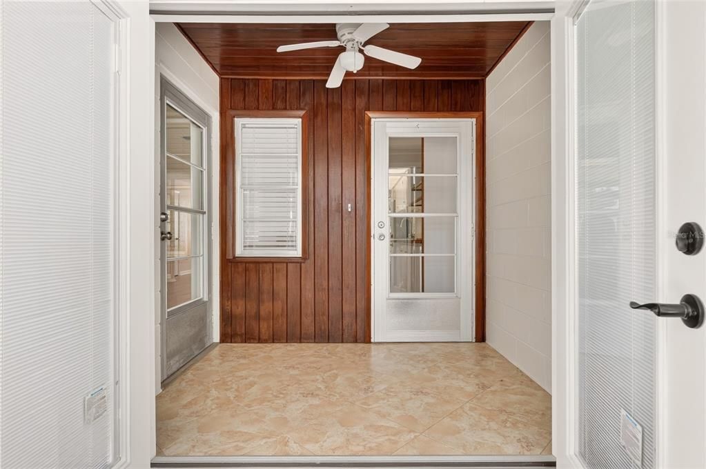 For Sale: $305,000 (2 beds, 2 baths, 1350 Square Feet)