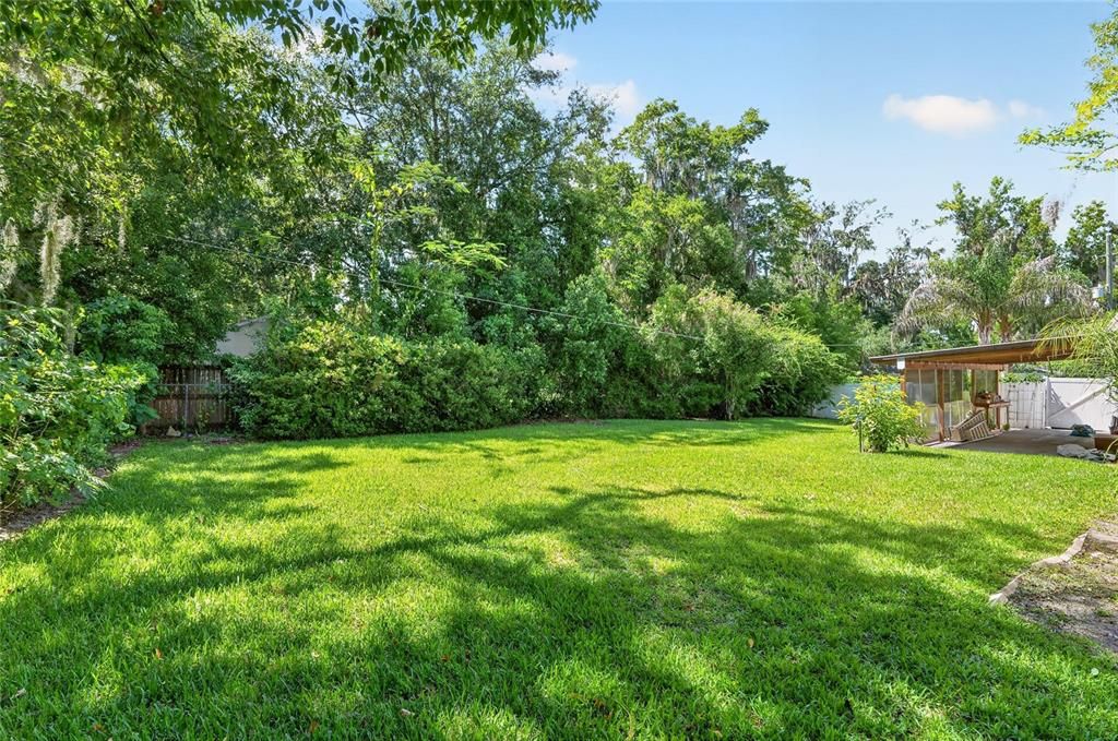 For Sale: $305,000 (2 beds, 2 baths, 1350 Square Feet)