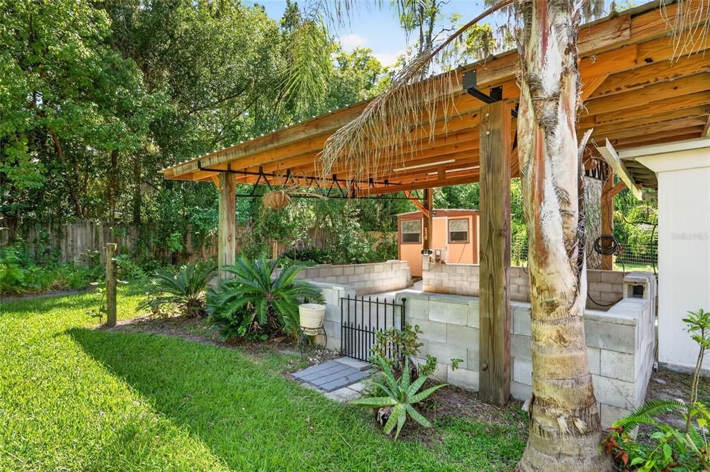For Sale: $305,000 (2 beds, 2 baths, 1350 Square Feet)