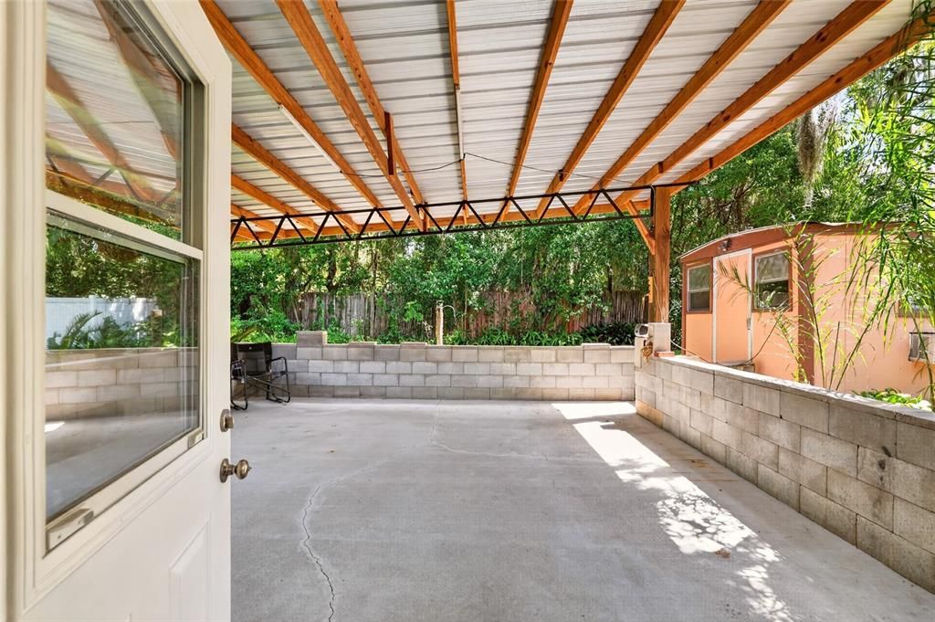For Sale: $305,000 (2 beds, 2 baths, 1350 Square Feet)