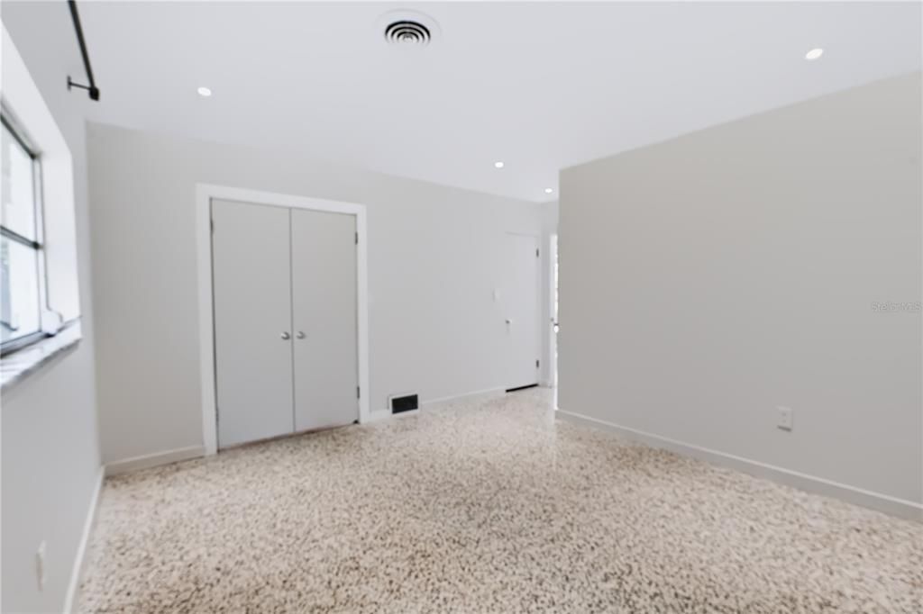 Activo con contrato: $749,000 (3 camas, 3 baños, 3554 Pies cuadrados)