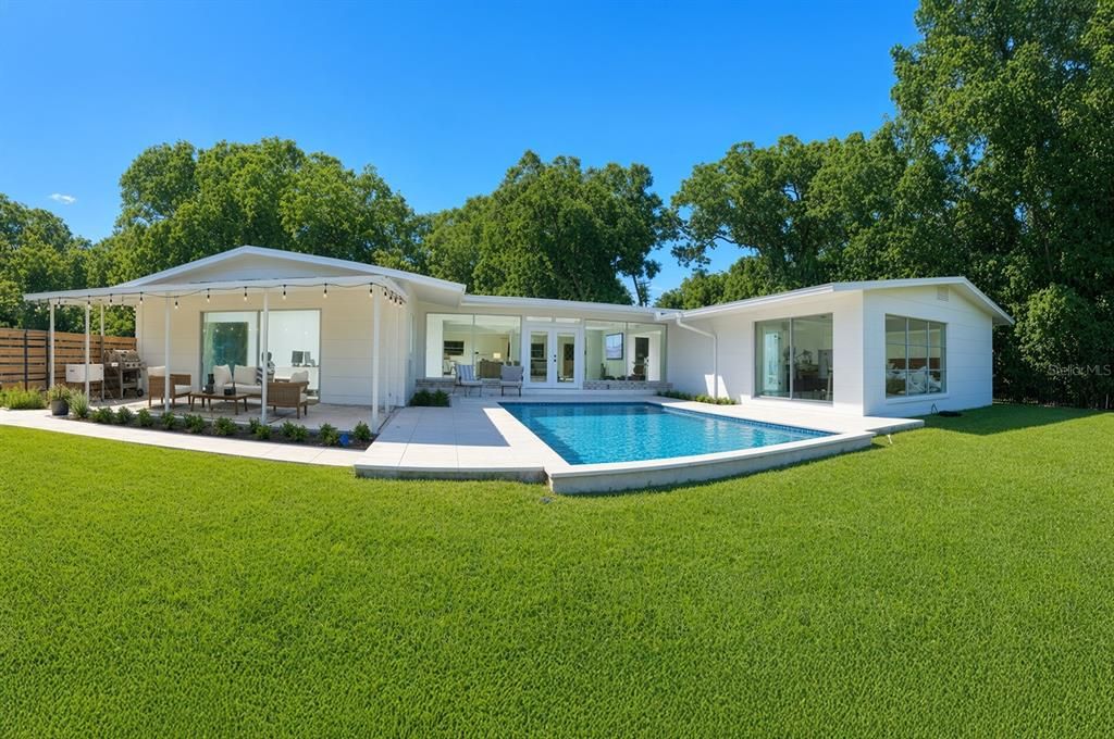 Activo con contrato: $749,000 (3 camas, 3 baños, 3554 Pies cuadrados)