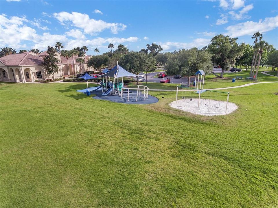 For Sale: $975,000 (5 beds, 4 baths, 4566 Square Feet)