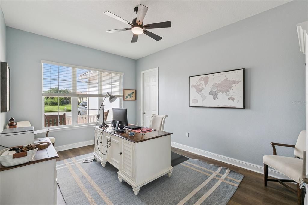 For Sale: $975,000 (5 beds, 4 baths, 4566 Square Feet)