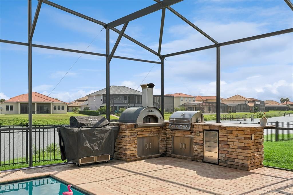 For Sale: $975,000 (5 beds, 4 baths, 4566 Square Feet)