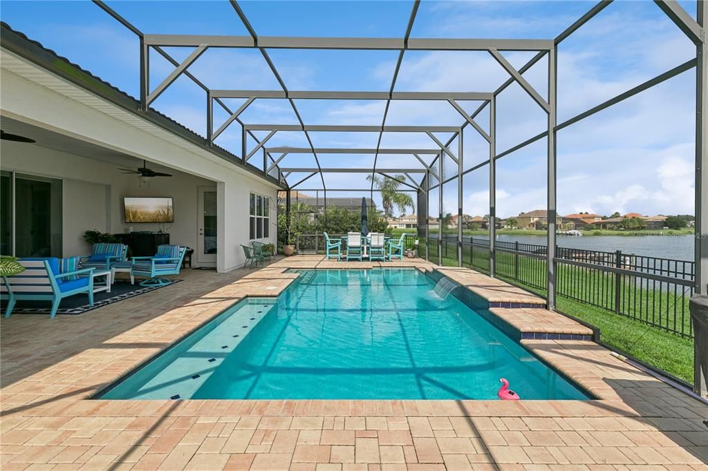 For Sale: $975,000 (5 beds, 4 baths, 4566 Square Feet)