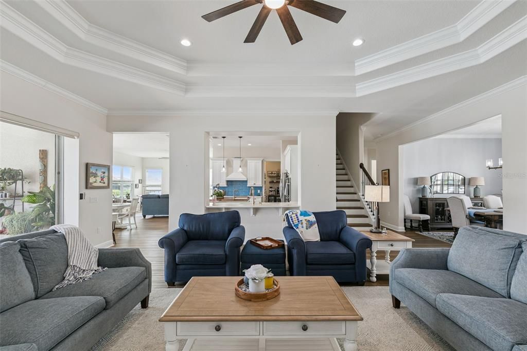 For Sale: $975,000 (5 beds, 4 baths, 4566 Square Feet)