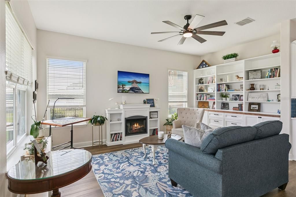 For Sale: $975,000 (5 beds, 4 baths, 4566 Square Feet)