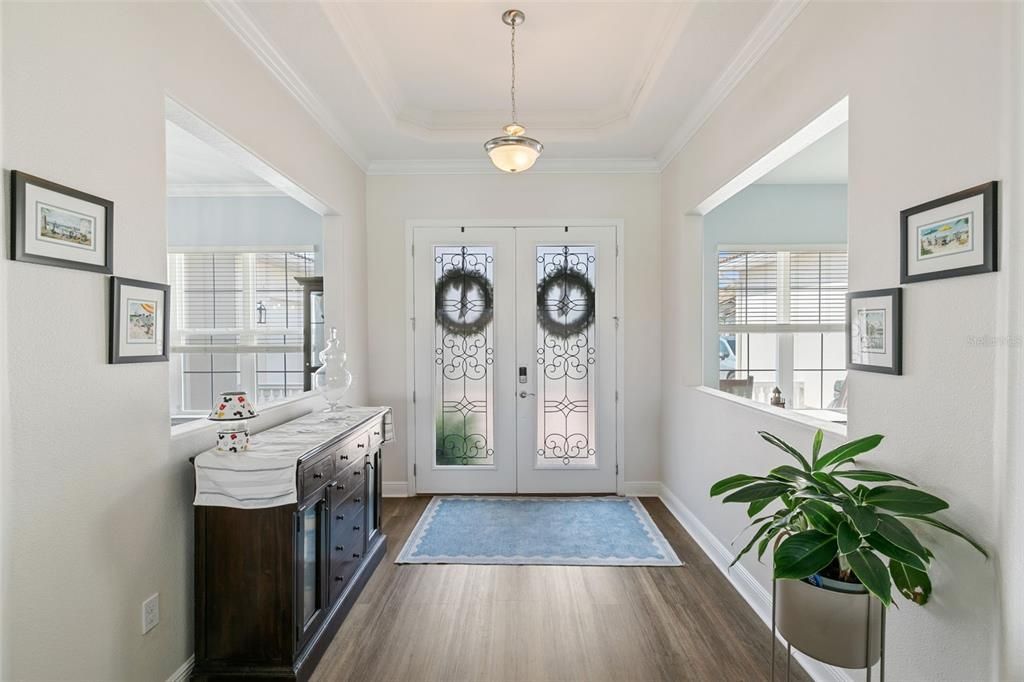 For Sale: $975,000 (5 beds, 4 baths, 4566 Square Feet)