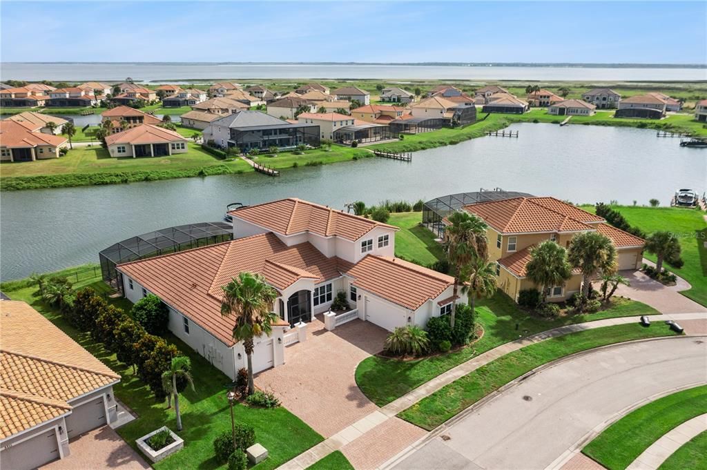 For Sale: $975,000 (5 beds, 4 baths, 4566 Square Feet)