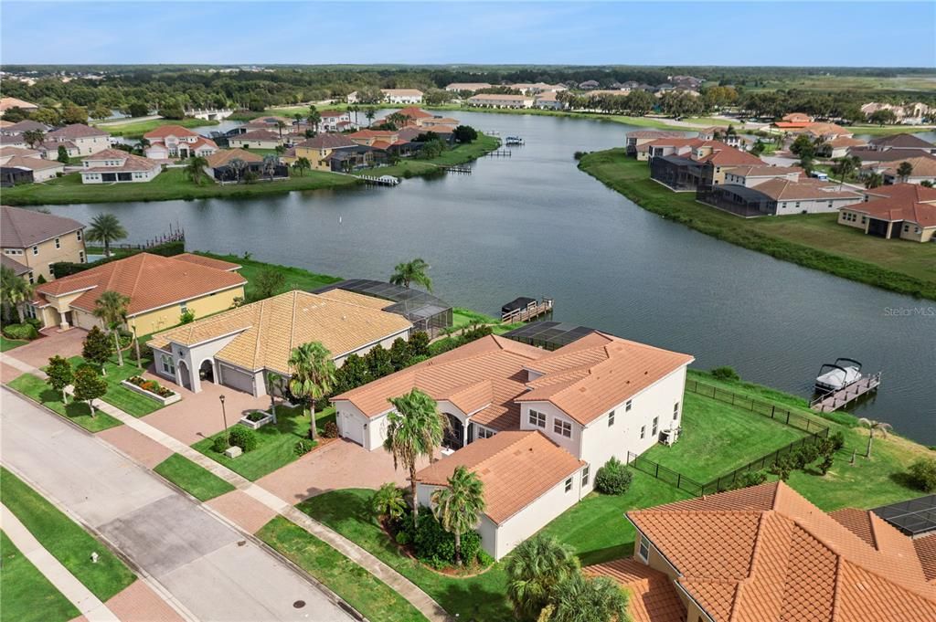 For Sale: $975,000 (5 beds, 4 baths, 4566 Square Feet)