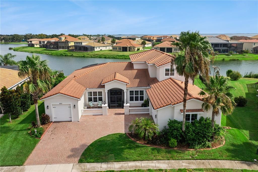 For Sale: $975,000 (5 beds, 4 baths, 4566 Square Feet)
