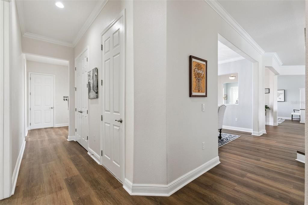 For Sale: $975,000 (5 beds, 4 baths, 4566 Square Feet)