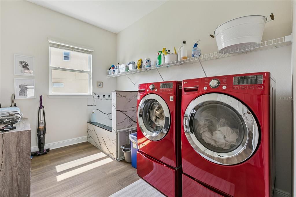 For Sale: $975,000 (5 beds, 4 baths, 4566 Square Feet)