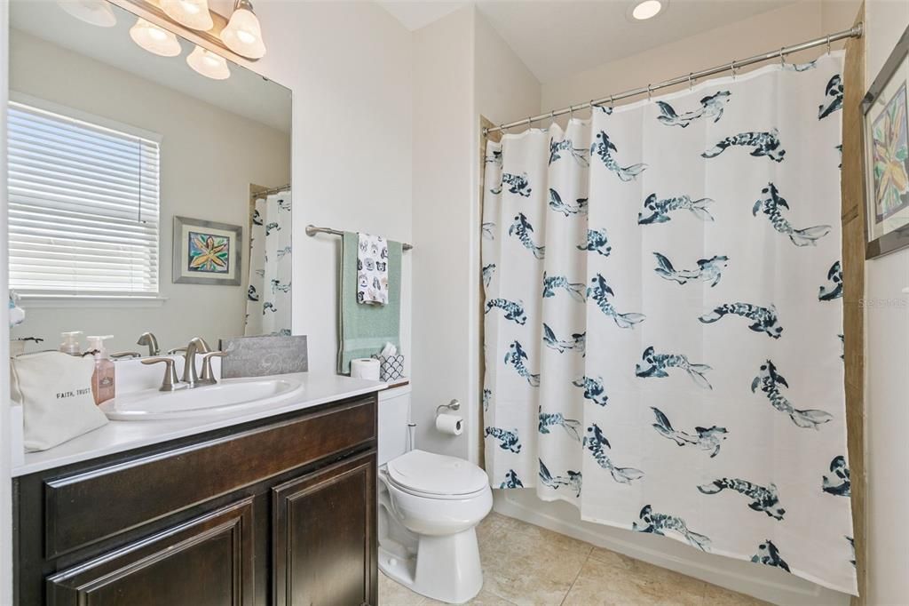 For Sale: $975,000 (5 beds, 4 baths, 4566 Square Feet)