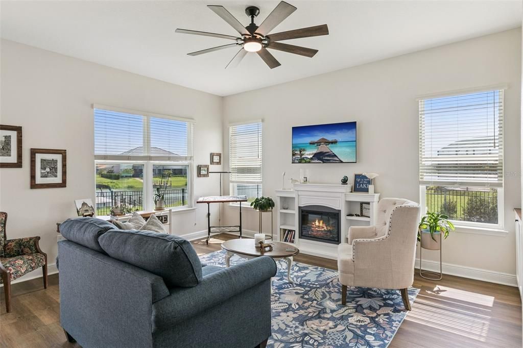 For Sale: $975,000 (5 beds, 4 baths, 4566 Square Feet)
