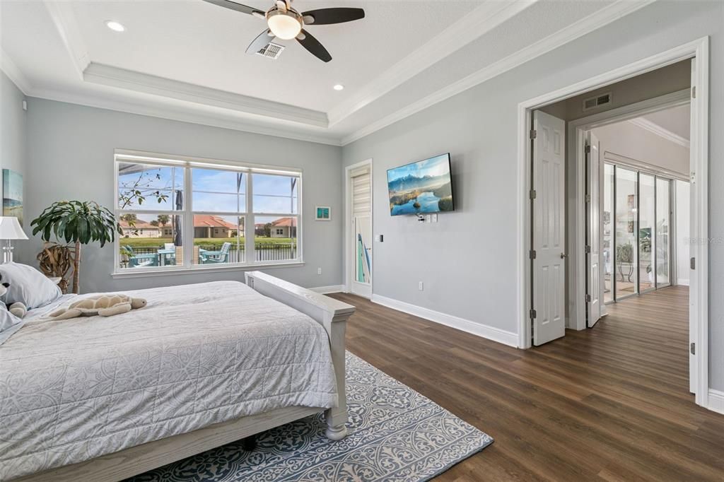 For Sale: $975,000 (5 beds, 4 baths, 4566 Square Feet)