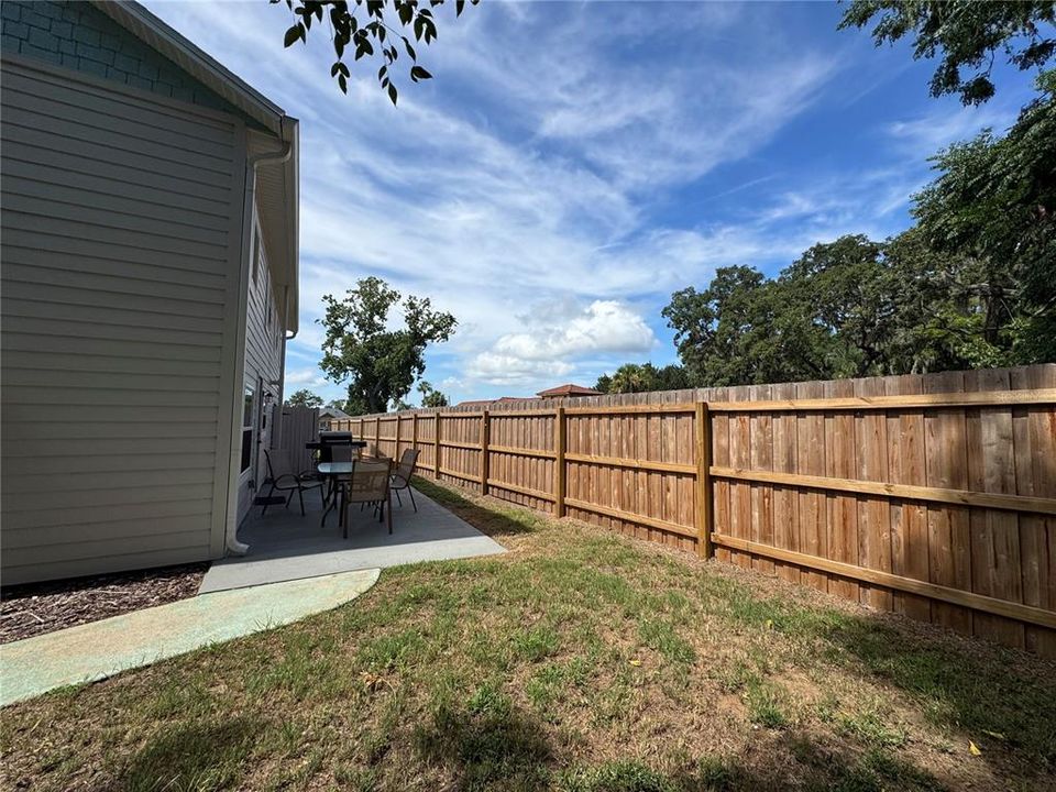 For Rent: $2,250 (2 beds, 2 baths, 900 Square Feet)