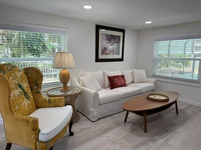 For Rent: $2,250 (2 beds, 2 baths, 900 Square Feet)