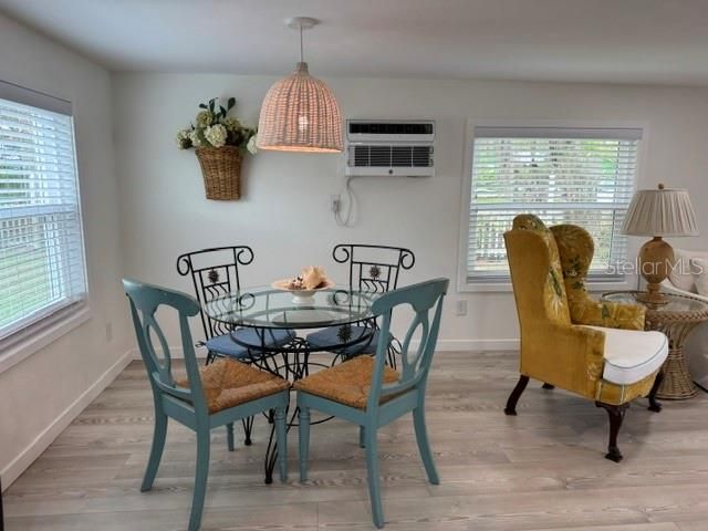 For Rent: $2,250 (2 beds, 2 baths, 900 Square Feet)